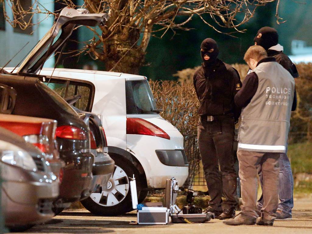 charlie-hebdo-shooting-1