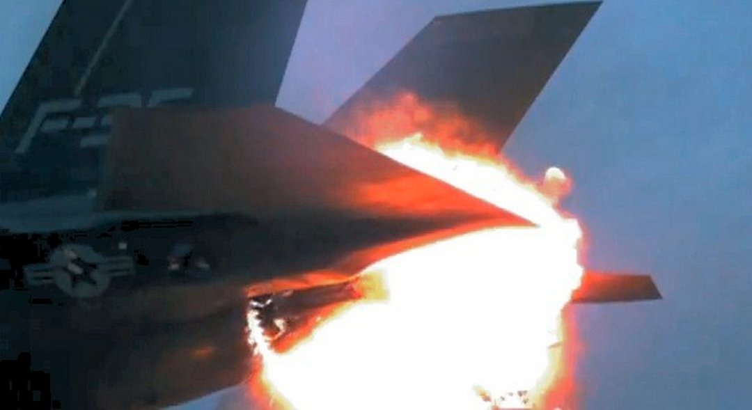fighter-jet-burns