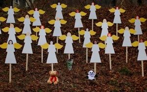 Sandy Hook, Part 14: Recap and a List of Additional Problems angels roadside memorial