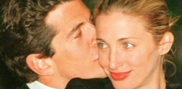 Jfk kisses Carolyn Bessette