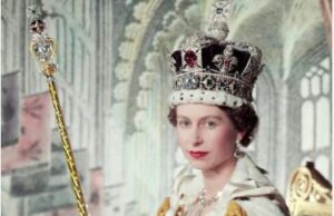 Donald Trump at the UN, versus Queen Liz at Her Coronation QE II, photo from Wikimedia Commons