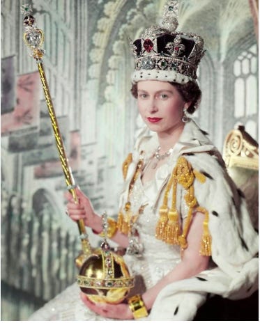  QE II, photo from Wikimedia Commons